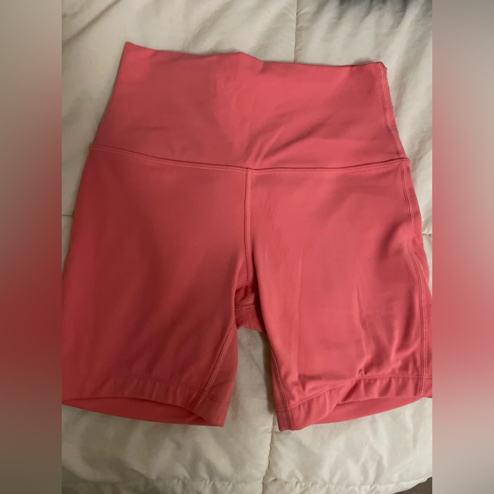 Lululemon align size 6 coral bike shorts 4 inch